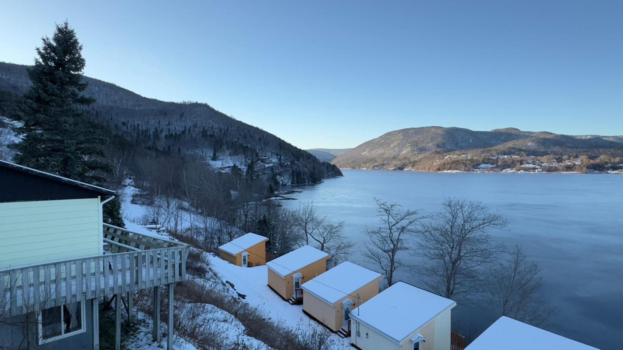 Knotty Pine Cottages, Suites & Motel Rooms Ingonish Exterior photo